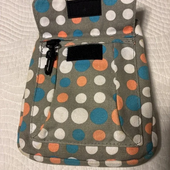 Kavu Keeper Polka Dot Messenger Crossbody Bag, Gray Multicolor - Picture 4 of 11